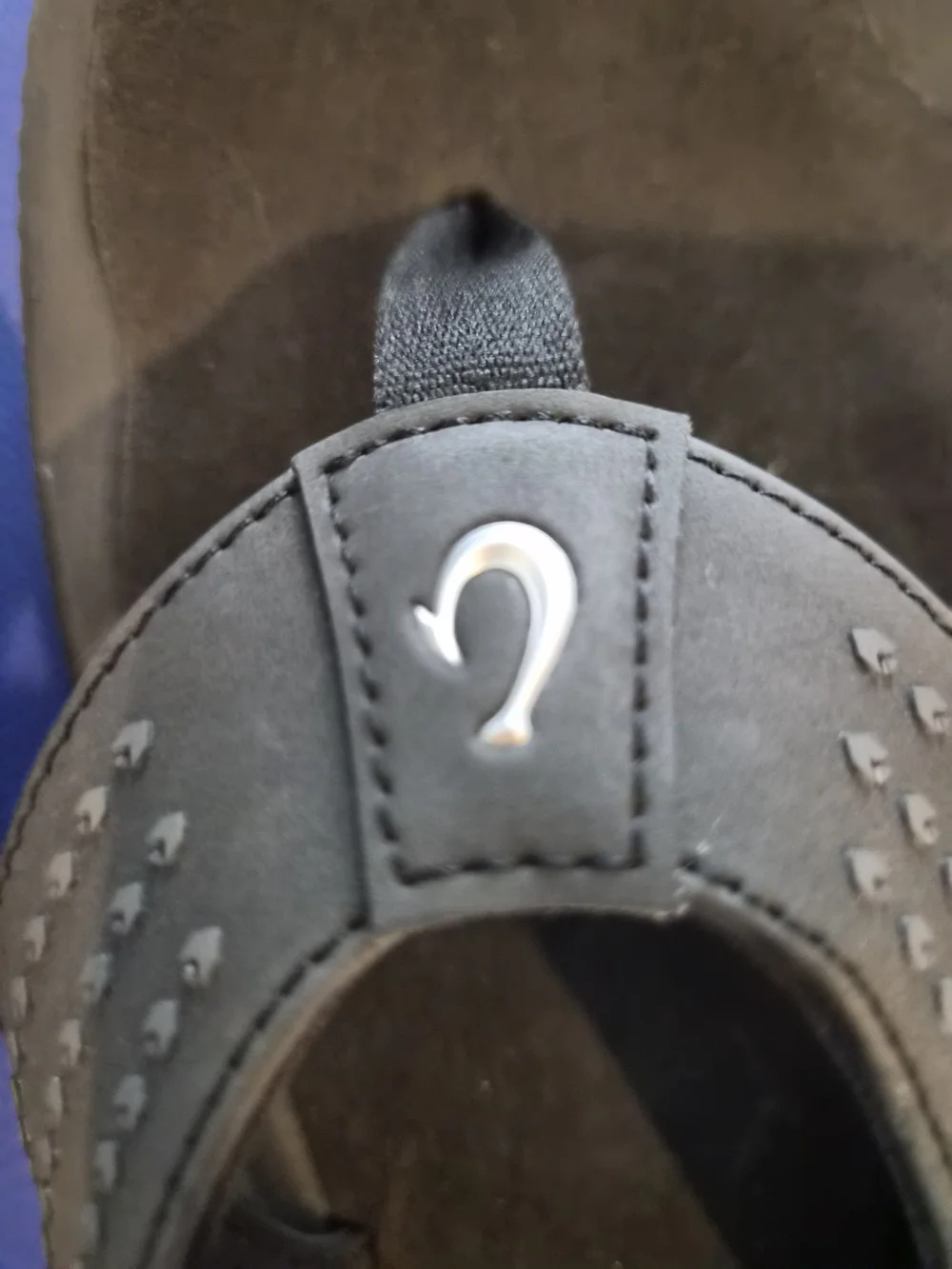 Black Suede-Like Men's Flip Flops Olakai Ulele Size 13